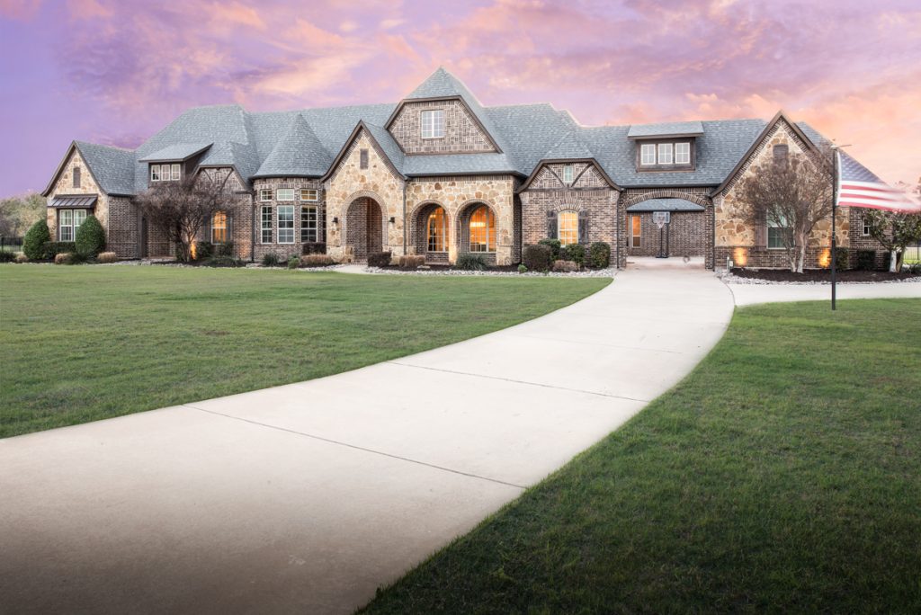 2525 Whispering Acres Lane