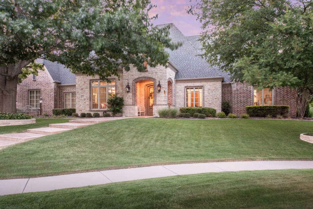 2701 Fair Oaks Lane